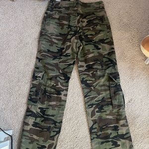 Camo cargo pants size xs